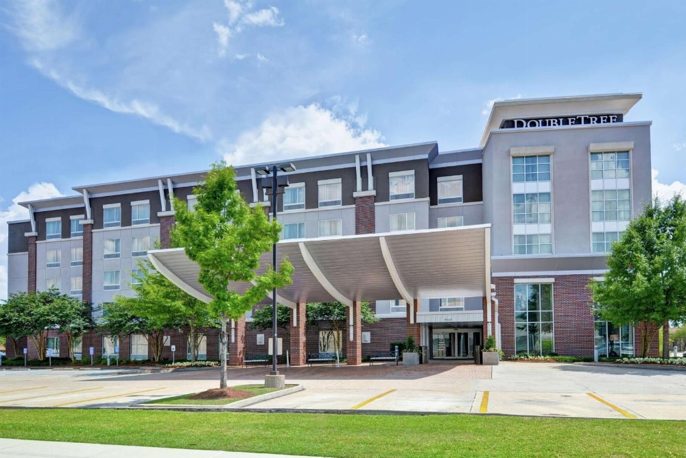 DoubleTree by Hilton Baton Rouge Main image